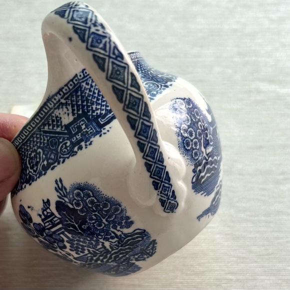 JOHNSON BROTHERS vintage ironstone blue willow creamer england - Picture 3 of 5